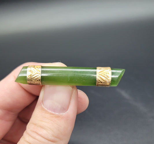 Beautiful Antique Chinese Spinach Jade and Gold Brooch / Pendent