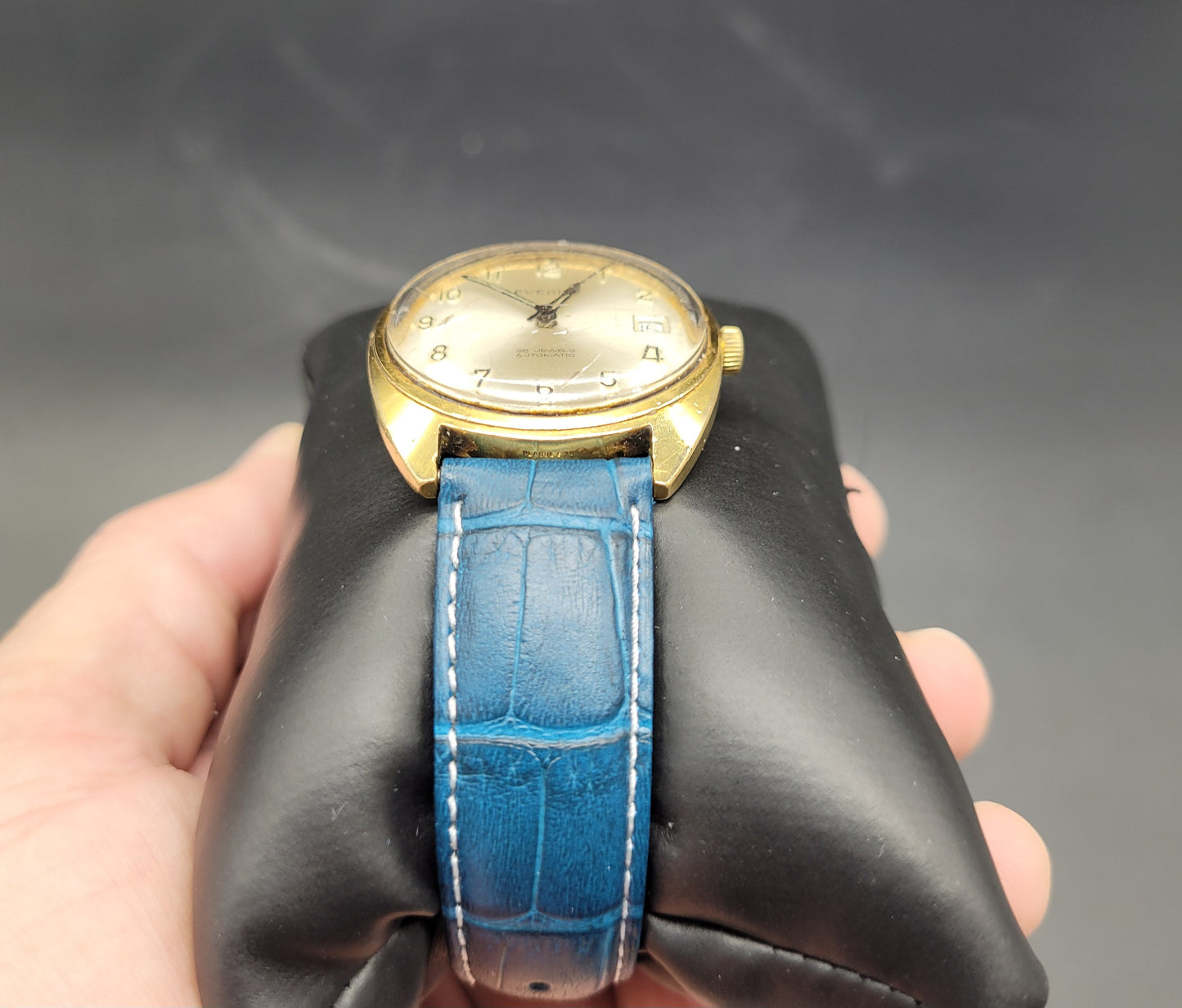 Mens  EVERITE Automatic 25 Jewels swiss watch with gold case