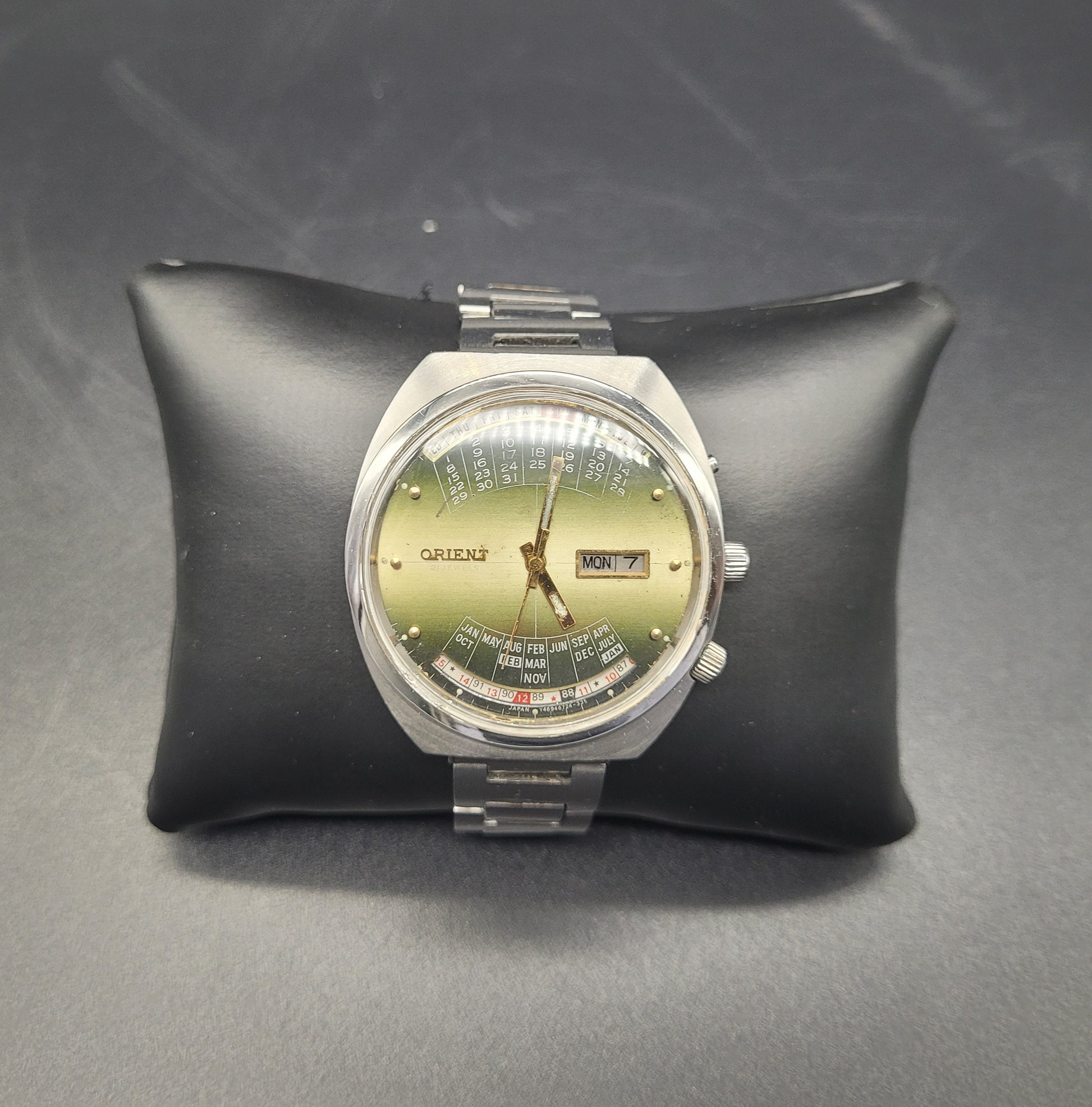 Vintage Retro ORIENT Mens Watch Automatic Multi date Function