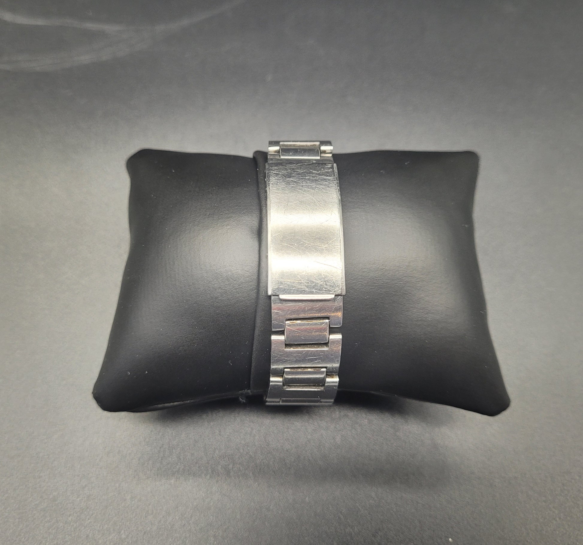 Vintage Retro ORIENT Mens Watch photo of the back