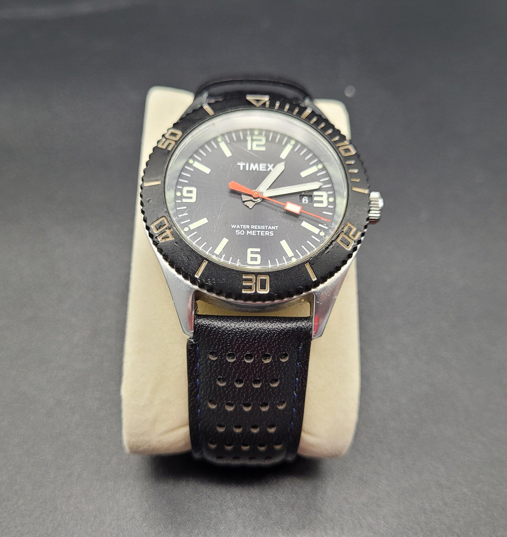 Vintage Timex Mens Watch  Black Dial