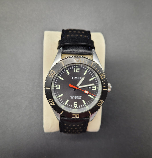 Vintage Timex Mens Watch Diver style Black Dial