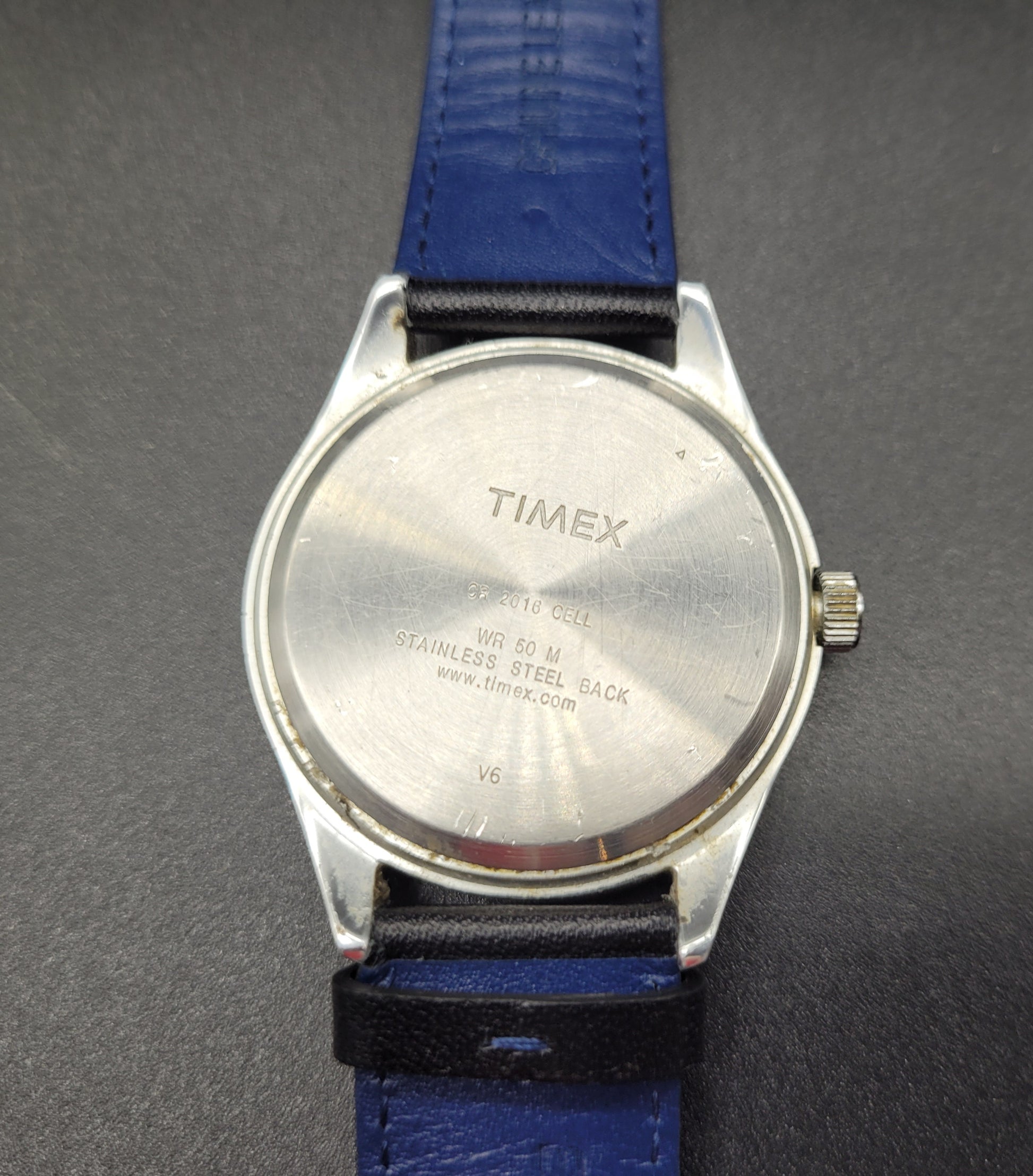 Vintage Timex Mens Watch Diver style Black Dial back of the watch