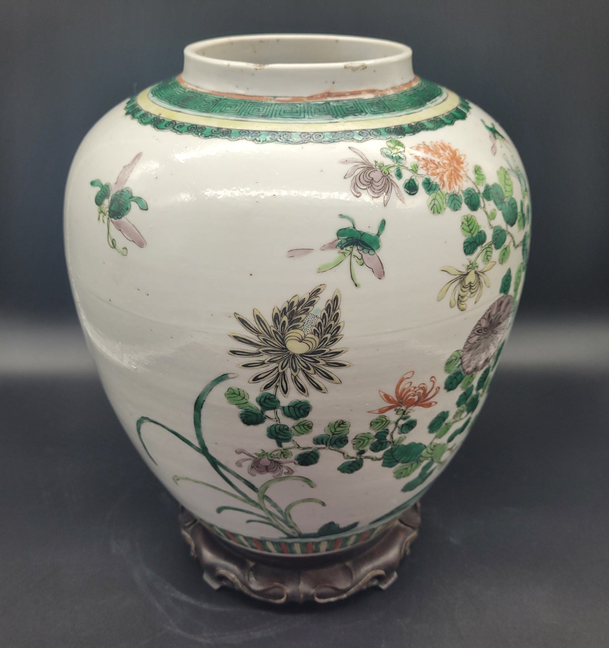 Beautiful LARGE Chinese Famille Vert Ginger Jar & Carved Wooden Stand  antiques USA