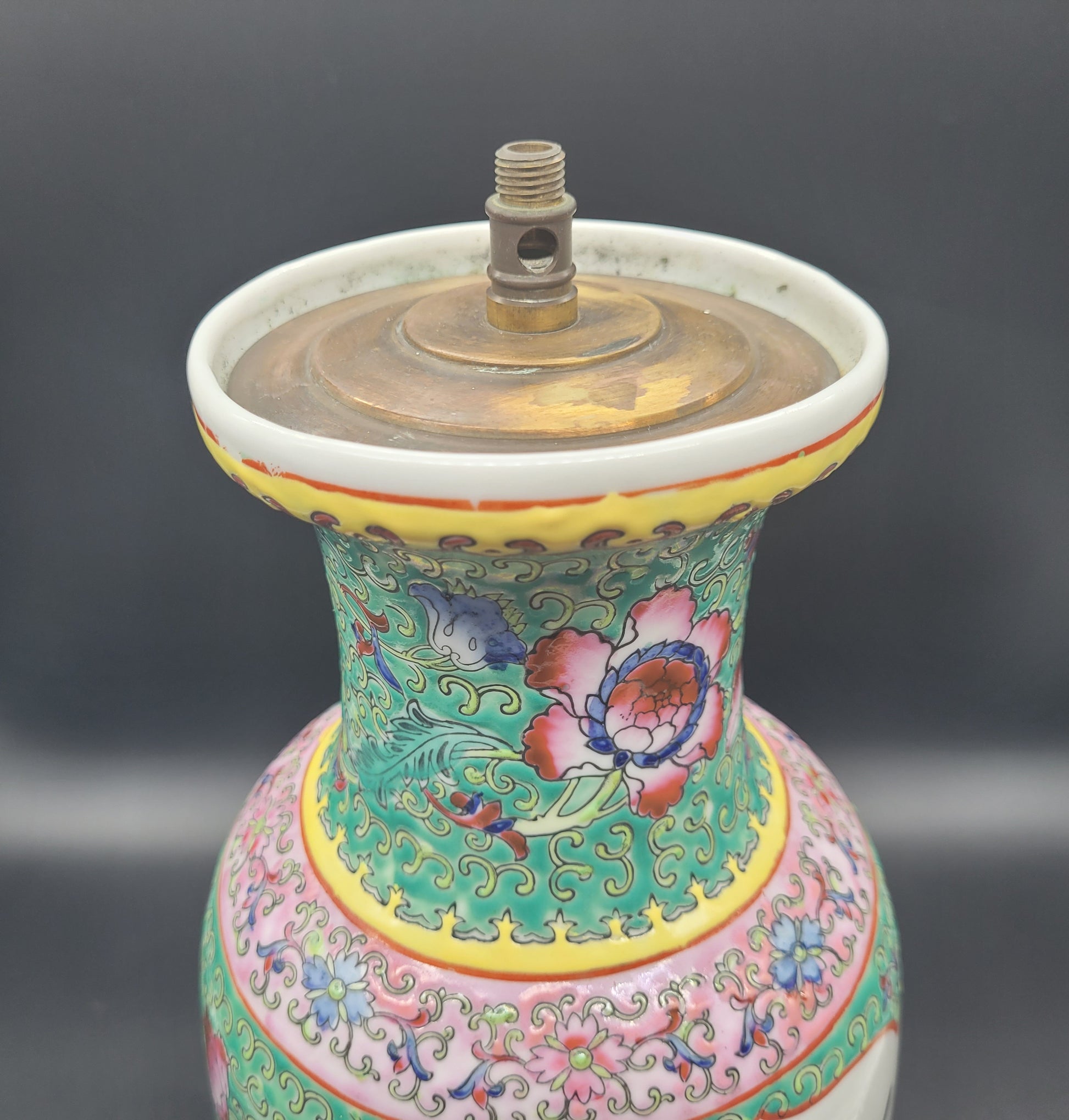Antiques Online UK Chinese Qing Dynasty 19th Century Antique Vase SIGNED