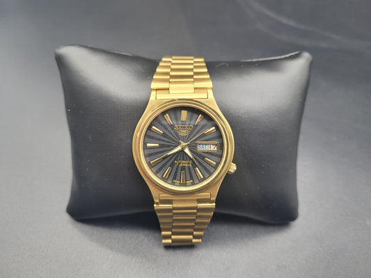 VINTAGE WATCHES USA Enjoy Timeless Elegance with a Vintage Seiko. Seiko has been making watches for decades and provides a wealth of options for its vintage selection.