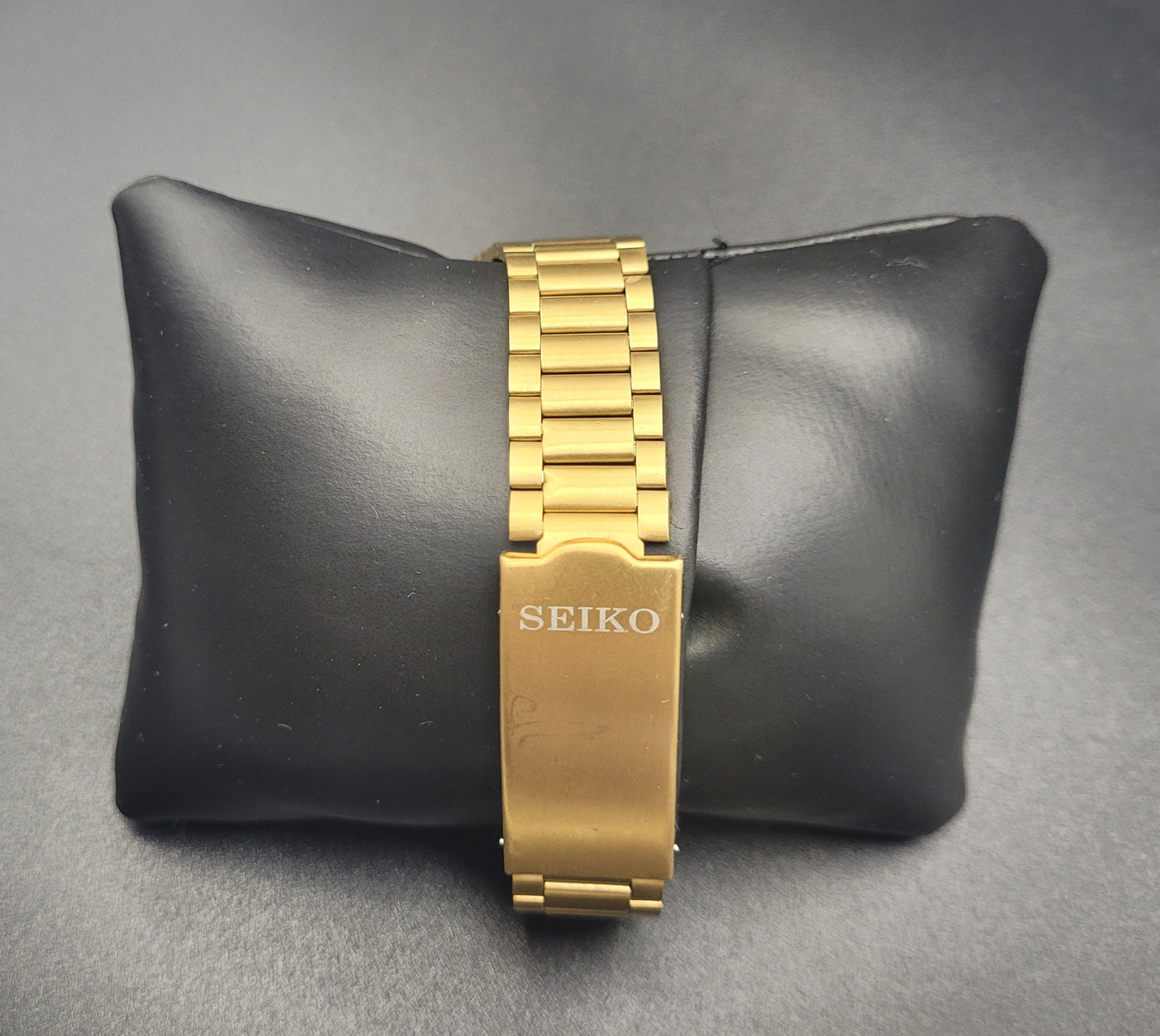 Vintage Seiko Watches · Vintage Seiko Watches · Vintage 1970's Automatic Seiko Bell-Matic Complete Package Great Looking Dial · Vintage 1971 Seiko UFO Chrono Ref.