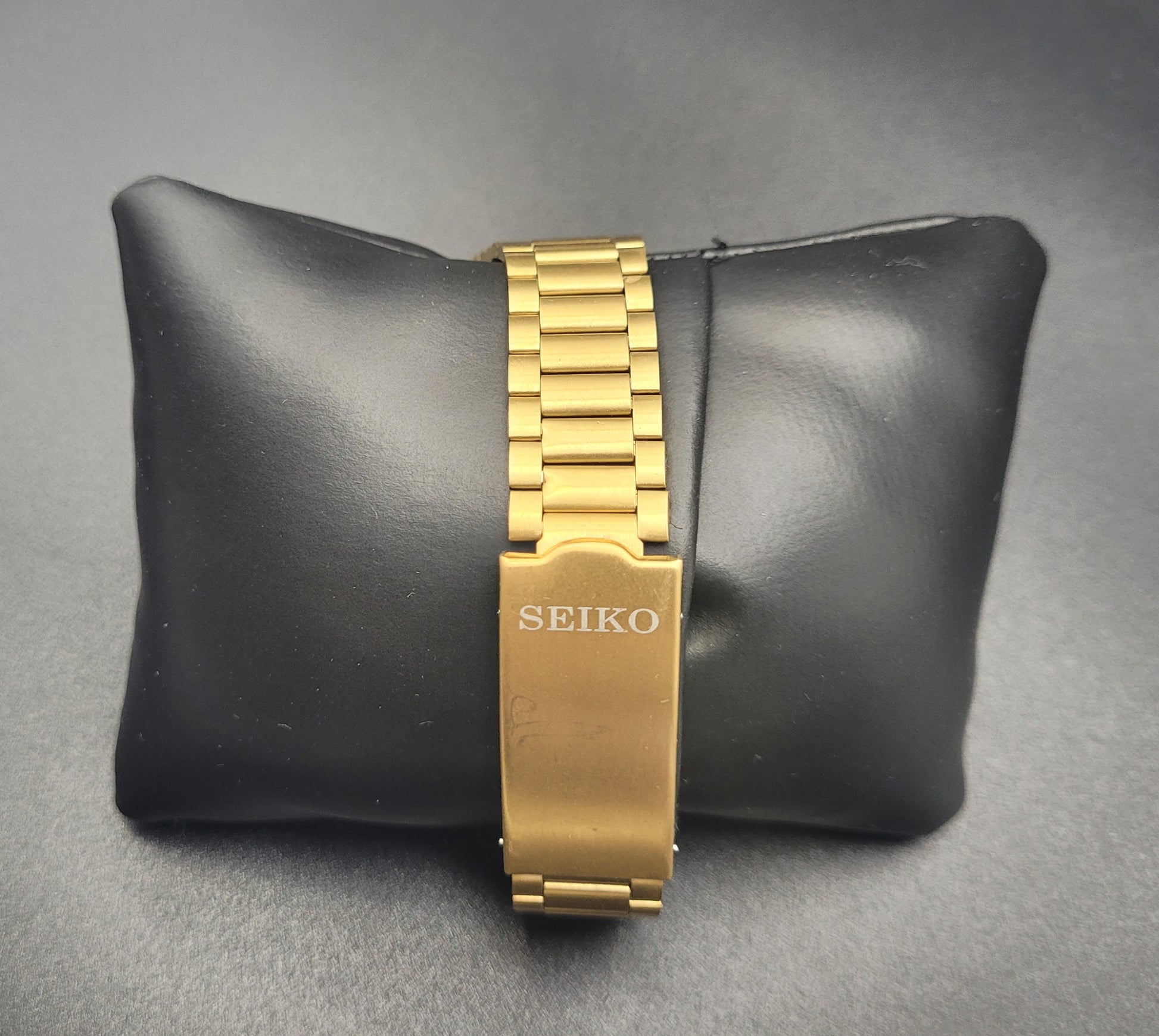 Vintage Seiko Watches · Vintage Seiko Watches · Vintage 1970's Automatic Seiko Bell-Matic Complete Package Great Looking Dial · Vintage 1971 Seiko UFO Chrono Ref.