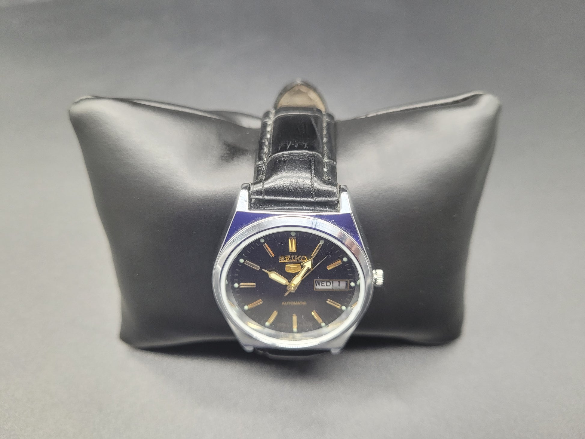 Buy Antiques Online Vintage SEIKO 5 Automatic Mens Watch Black Dial