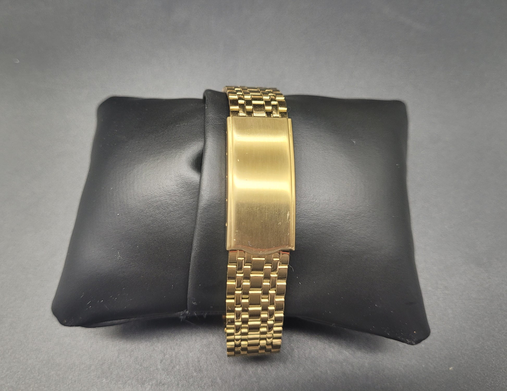 Vintage Seiko Watches Online :  Automatic Watch Day Date Gold Plated Champagne Dial