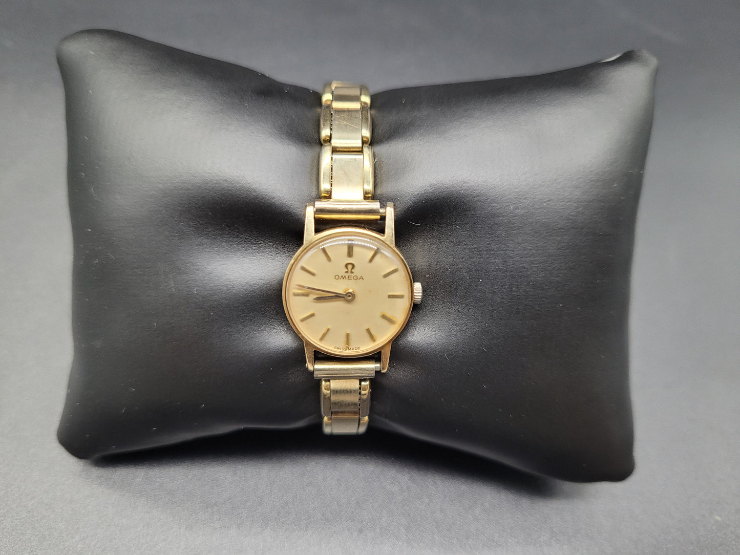 Vintage OMEGA Watch Ladies Gold Tone Swiss Made ANTIQUES & COLLECTABLES