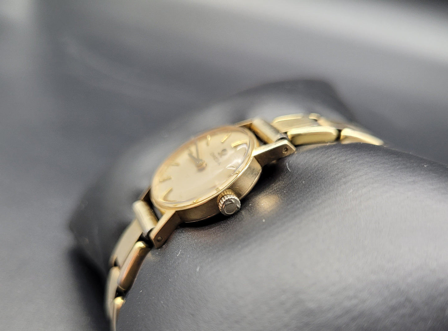 Vintage OMEGA Watch Ladies Gold Tone Swiss Made ANTIQUES & COLLECTABLES USA