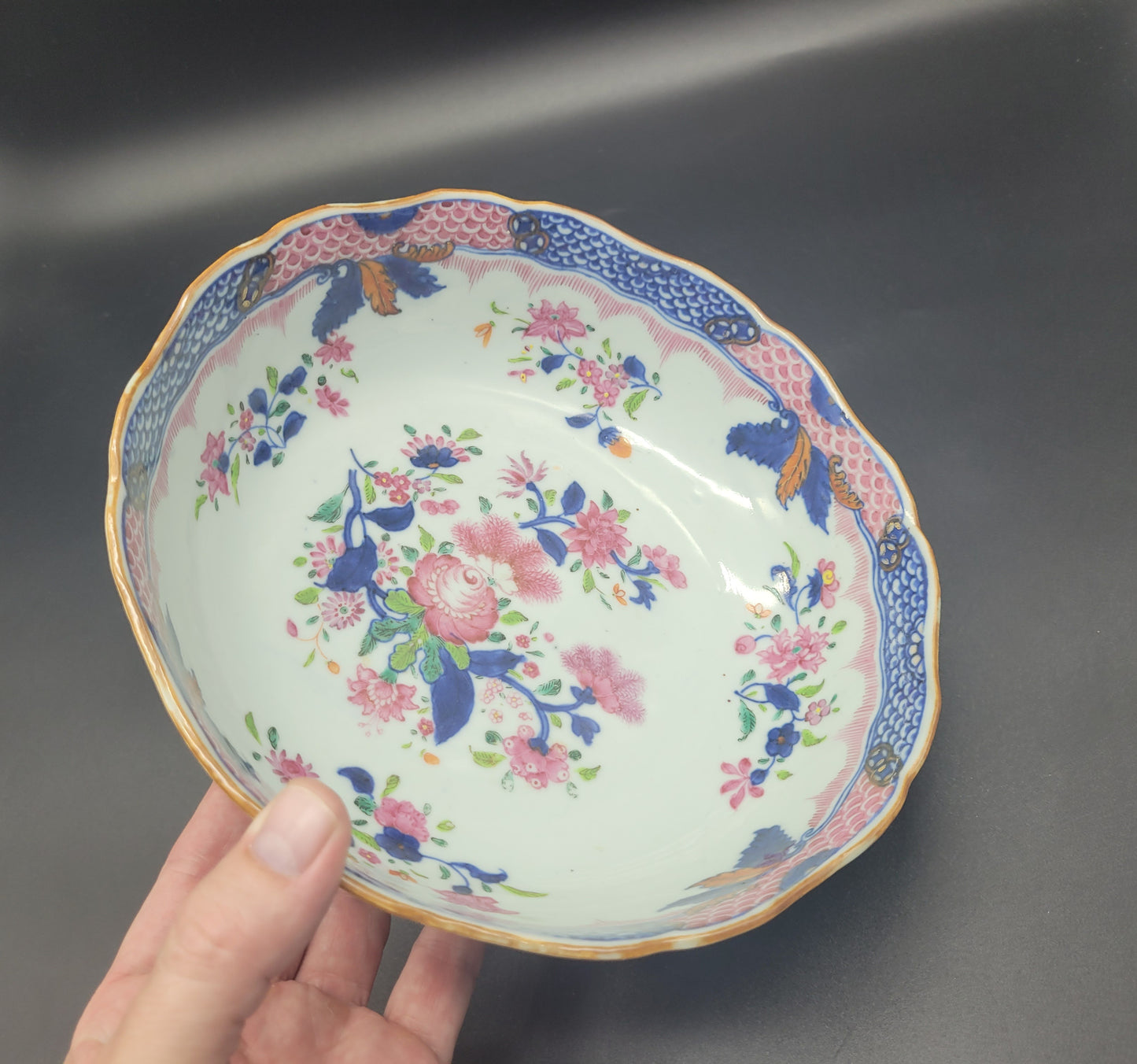 Beautiful Extremely well decorated Chinese 18th / 19th Century Famille Rose Export Bowl ANTIQUES UK