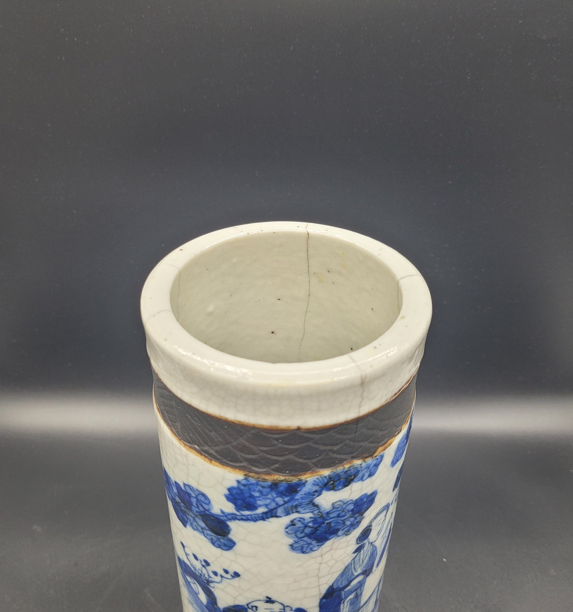 ANTIQUES & COLLECTABLES USA Really Nice Blue & White Crackle Glaze Chinese Nanking Qing Brush Pot / Vase