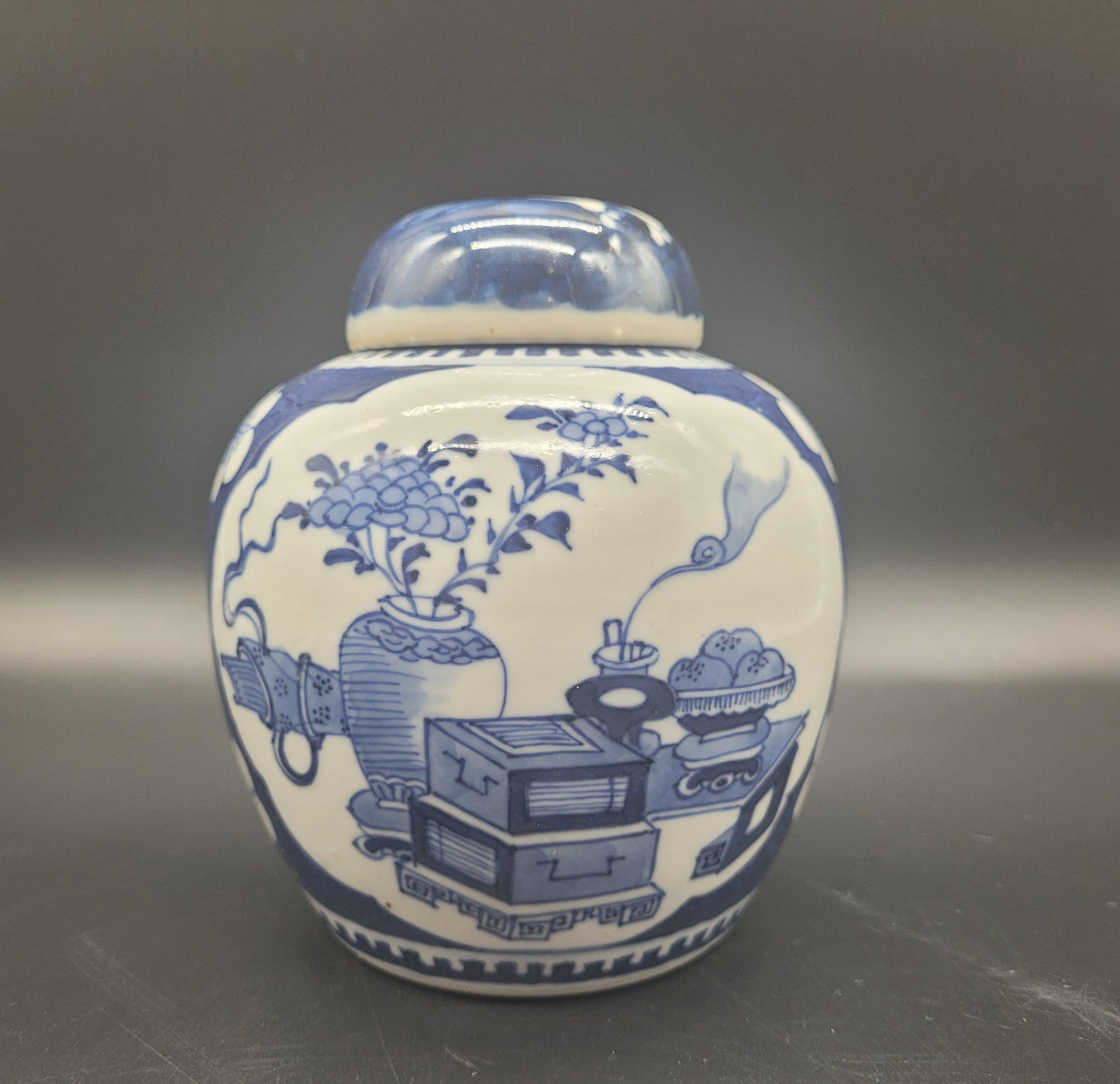 Very Well Hand Painted Chinese 19th Century Ginger Jar & Lid Decorated in the Prunus Precious Objects Pattern 4 Character Mark to the base Excellent Condition ( NO CHIPS OR CRACKS )