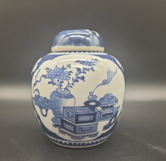 Very Well Hand Painted Chinese 19th Century Ginger Jar & Lid  Decorated in the Prunus Precious Objects Pattern   4 Character Mark to the base   Excellent Condition ( NO CHIPS OR CRACKS )
