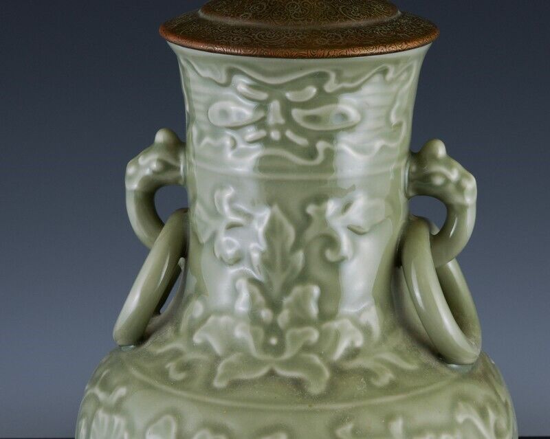 FINE ANTIQUE CHINESE LONGQUAN CELADON GLAZE ARCHAISTIC CARVED VASE LAMP