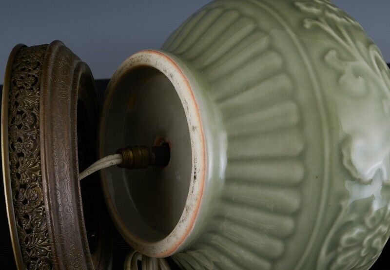 FINE ANTIQUE CHINESE LONGQUAN CELADON GLAZE ARCHAISTIC CARVED VASE LAMP