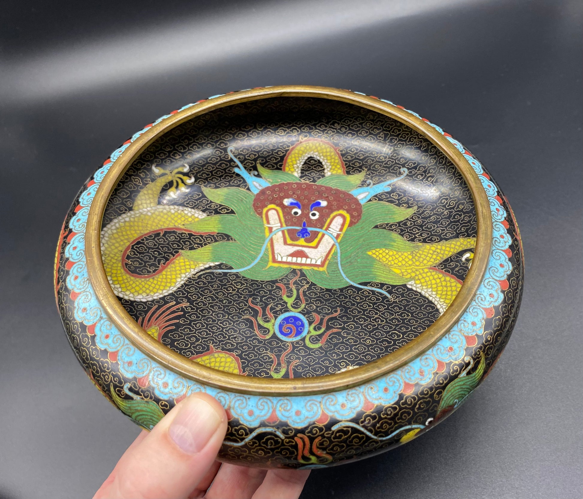 Smooth surface. The surface of premium Cloisonne beads will be smooth, with no rough edges or protruding wires.