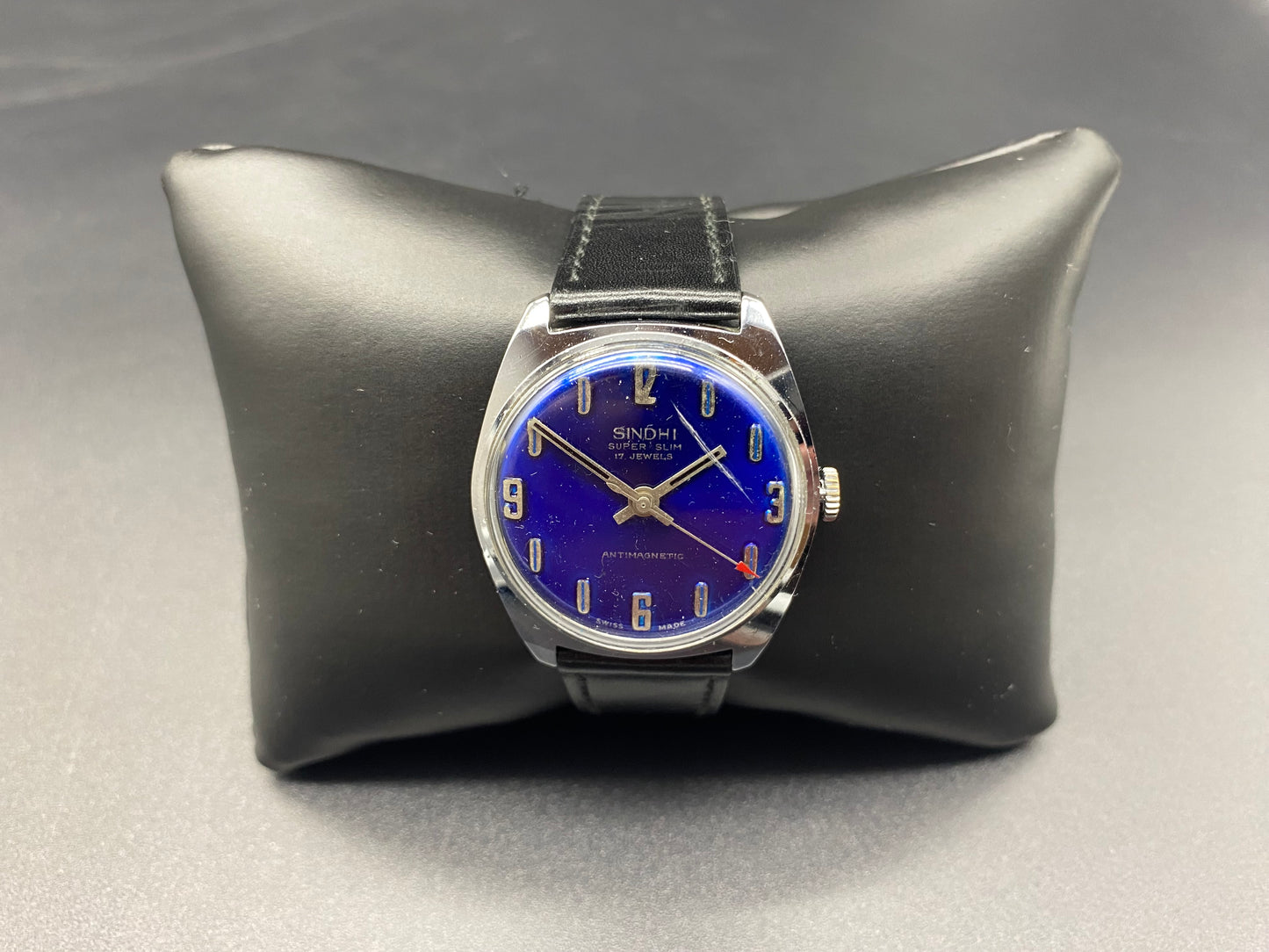 Vintage Retro SWISS MADE SINDHI Super Slim 17 Jewels Antimagnetic Watch