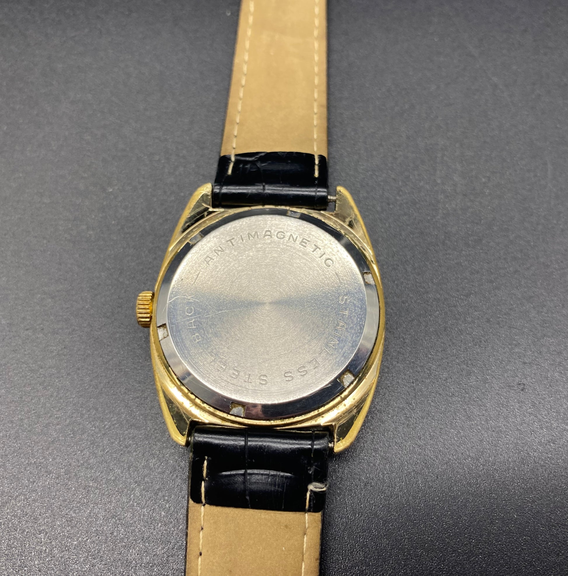 Vintage Retro SWISS AROXANA 15 Jewels Antimagnetic Watch   RARE 1960s Mens Mechanical watch on Leather Strap with a Really Nice Champagne Dial