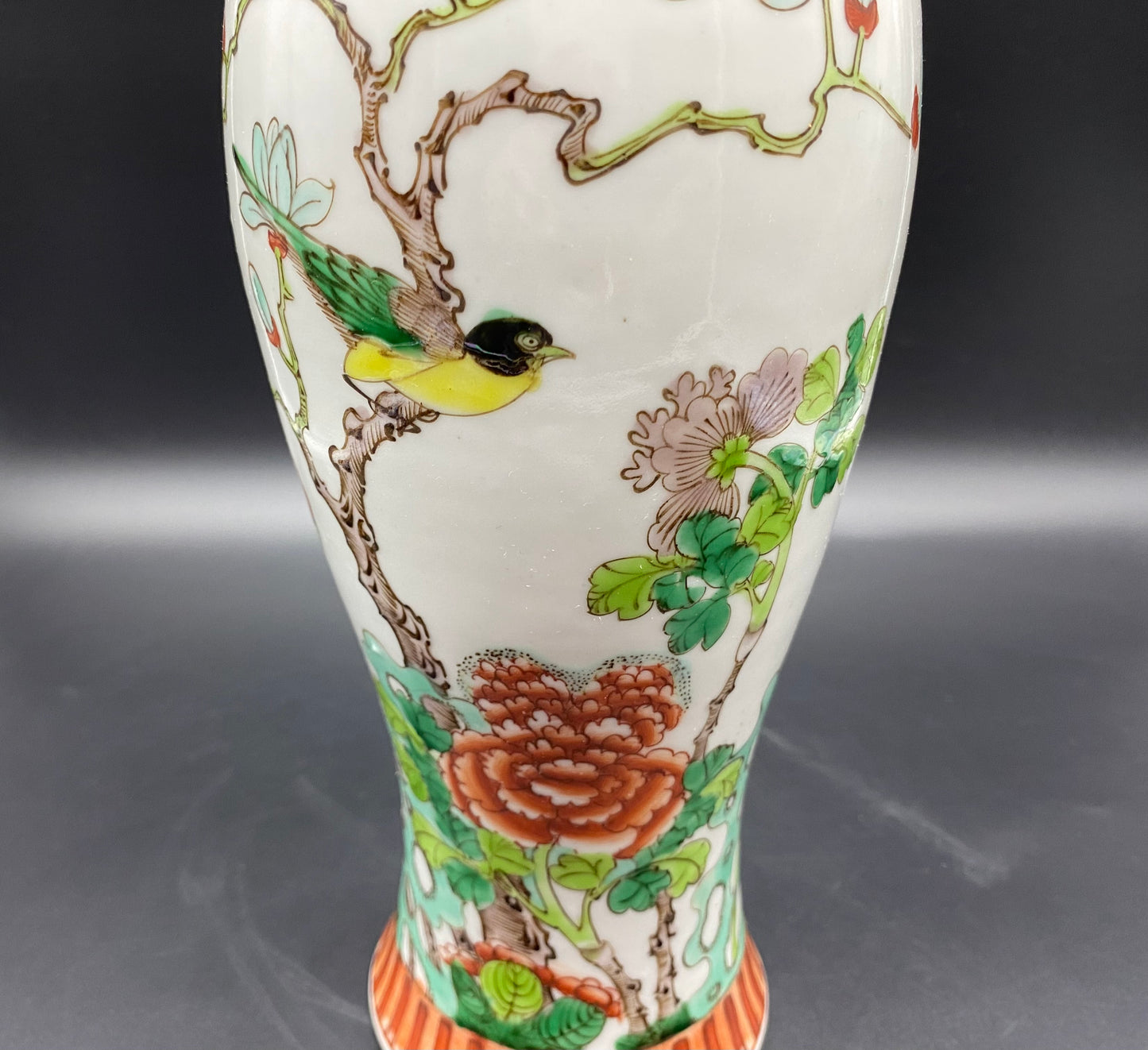 Antique Chinese Famille Verte Qing Dynasty Porcelain Vase with Cover