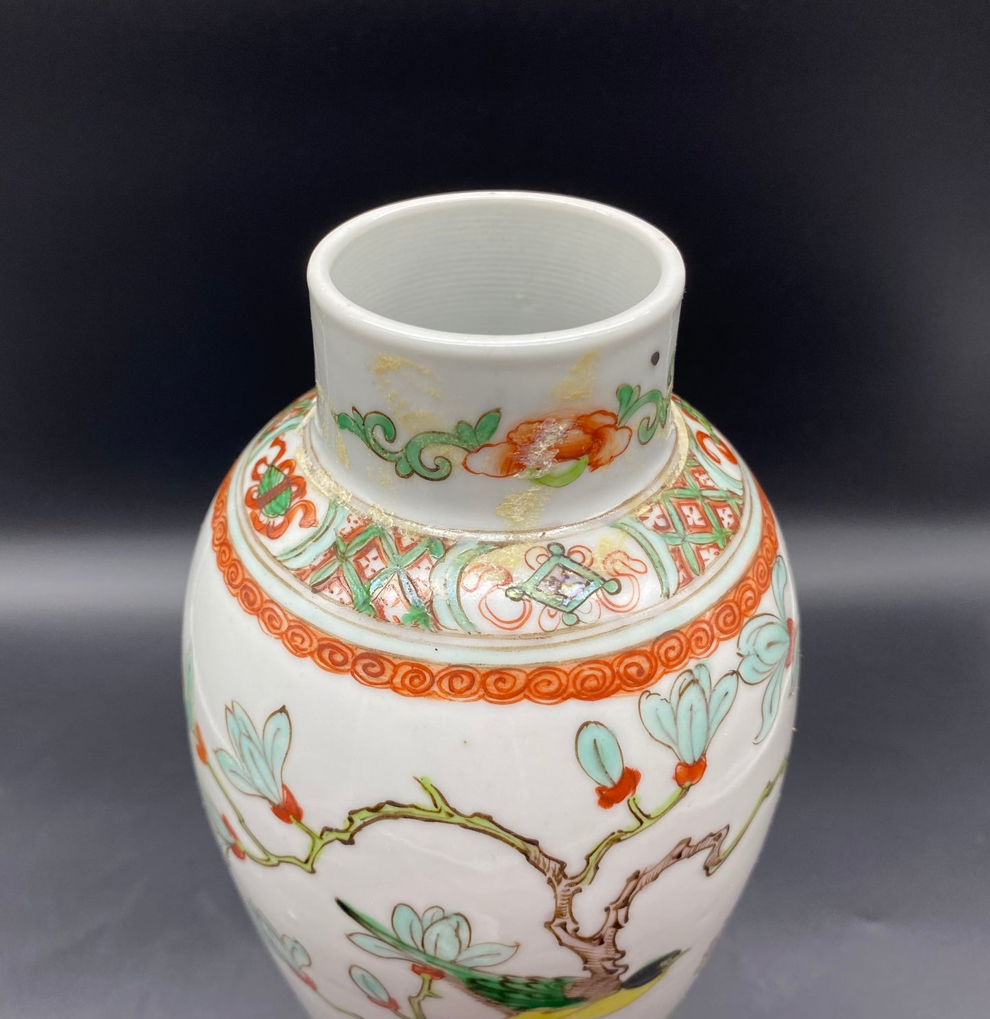 Antique Chinese Famille Verte Qing Dynasty Porcelain Vase with Cover