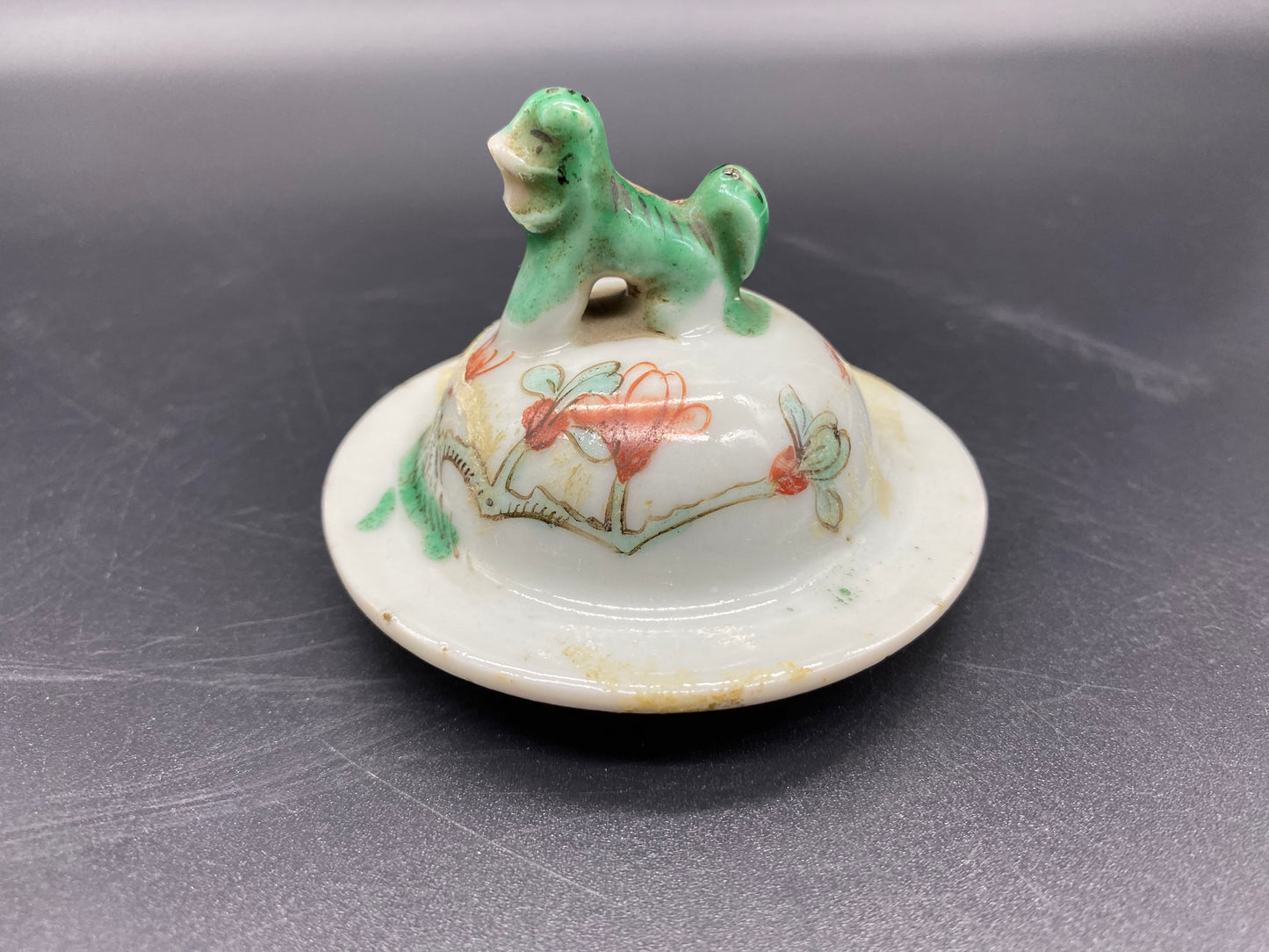 Antique Chinese Famille Verte Qing Dynasty Porcelain Vase with Cover