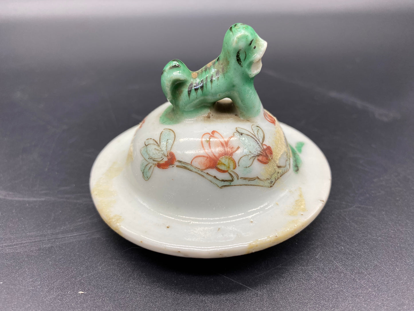 Antique Chinese Famille Verte Qing Dynasty Porcelain Vase with Cover