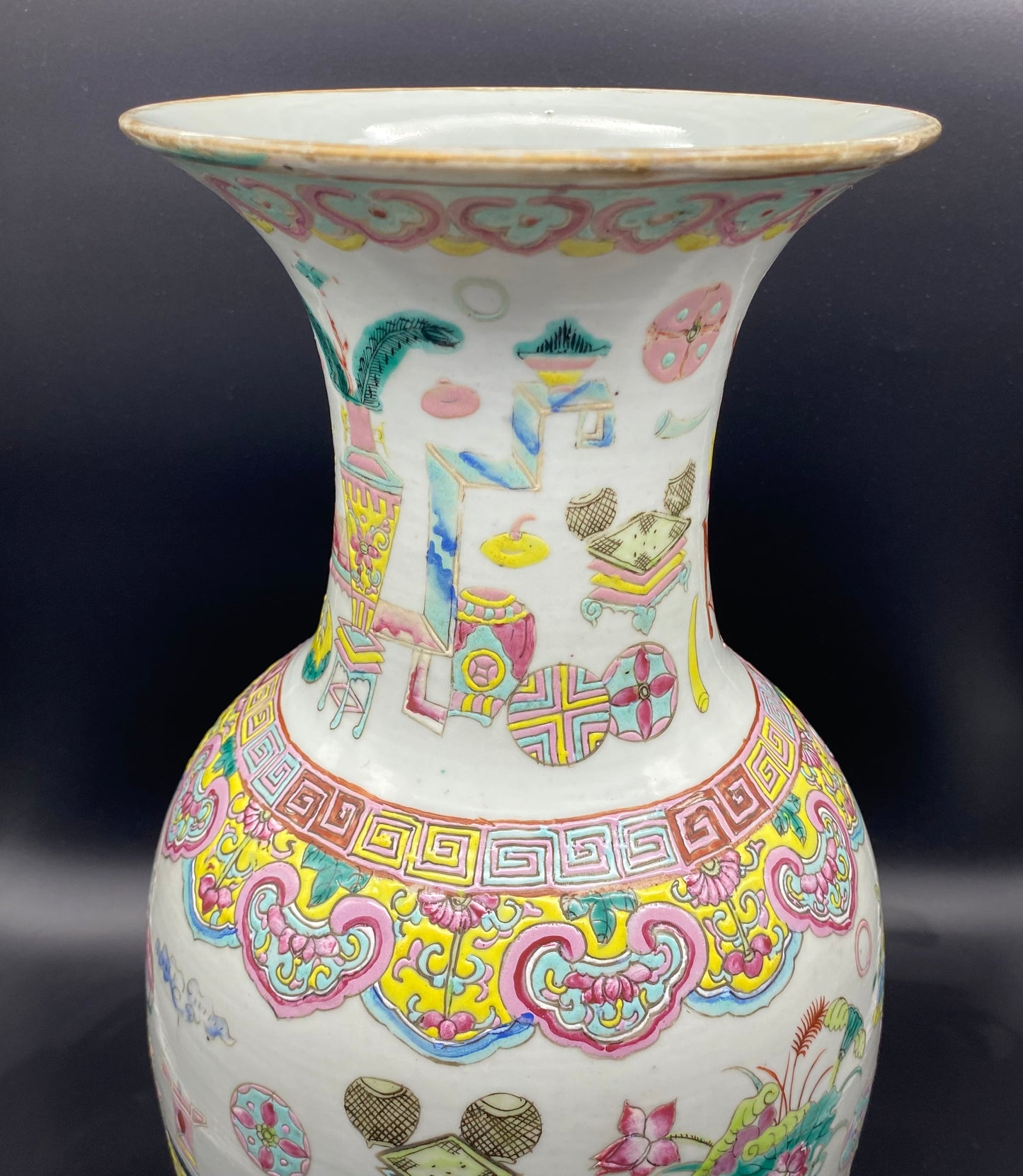 Large Chinese famille rose decorated vase very well painted with brightly Coloured Enamels, scholars object and flower ball decoration Qing Dynasty Porcelain