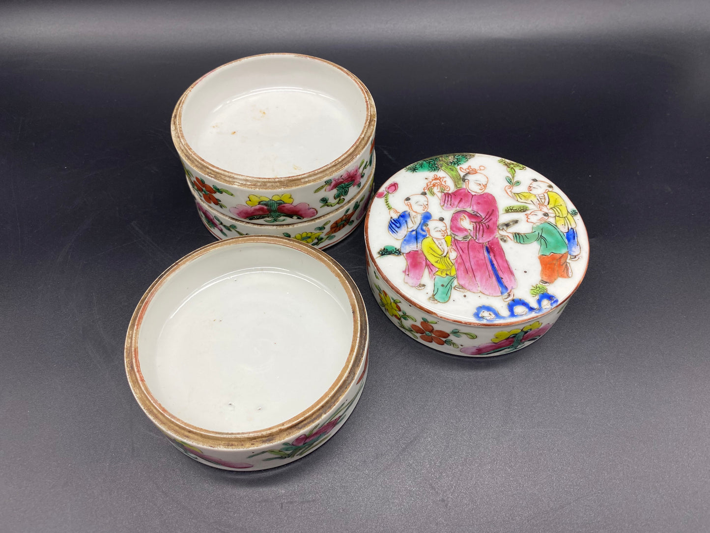 <strong>Chinese Porcelain Stacking Box</strong> Famille Rose. Qing Period