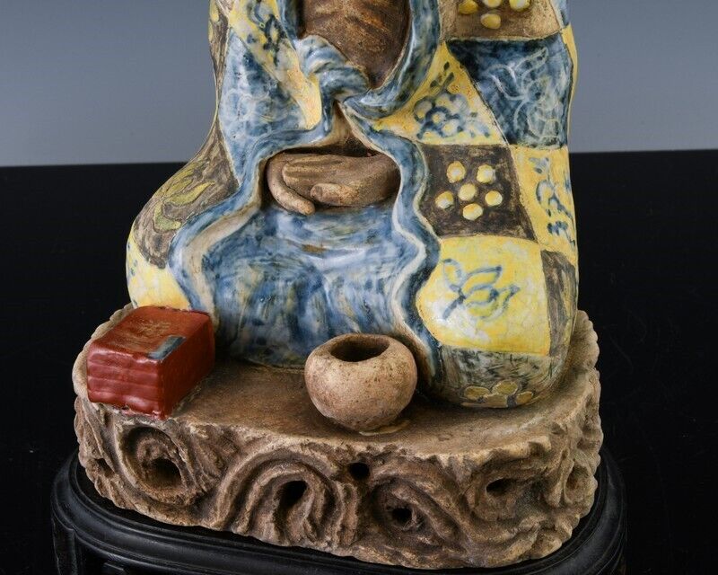 INTERESTING ANTIQUE CHINESE YELLOW BLUE SHIWAN GLAZE BUDDHA IMMORTAL FIGURE BOX