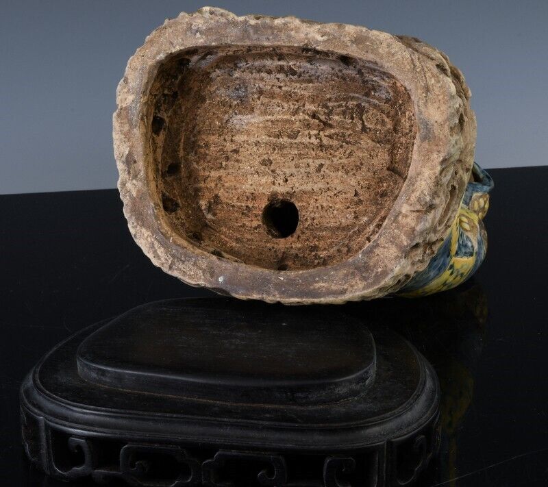 INTERESTING ANTIQUE CHINESE YELLOW BLUE SHIWAN GLAZE BUDDHA IMMORTAL FIGURE BOX