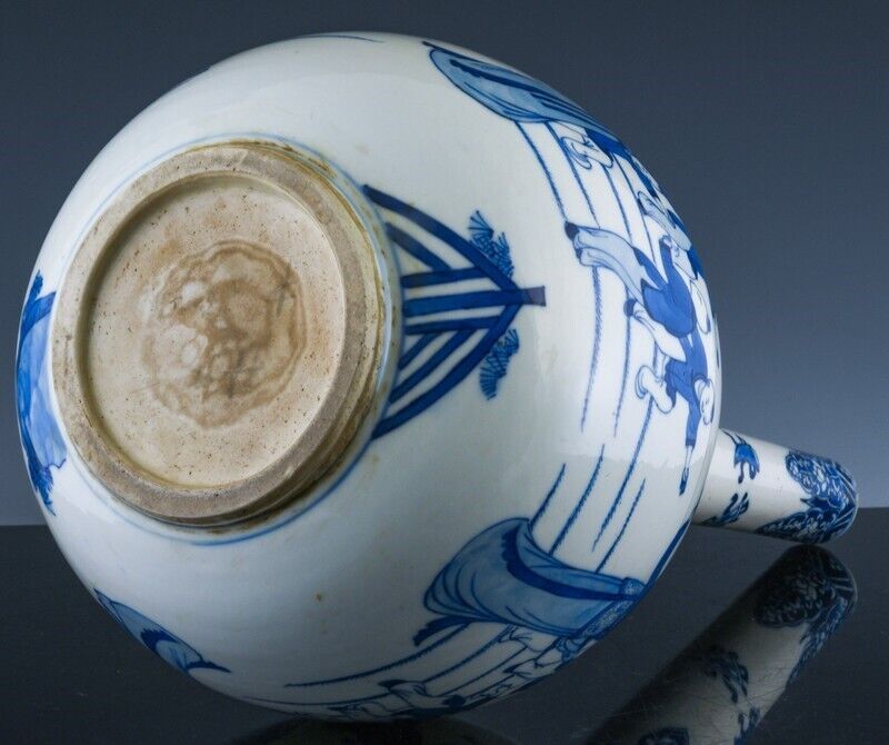 LARGE 17thc CHINESE BLUE & WHITE FIGURAL LANDSCAPE BOTTLE VASE KANGXI PERIOD