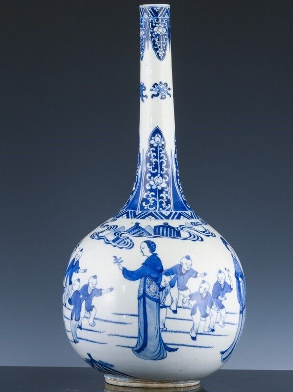 LARGE 17thc CHINESE BLUE & WHITE FIGURAL LANDSCAPE BOTTLE VASE KANGXI PERIOD