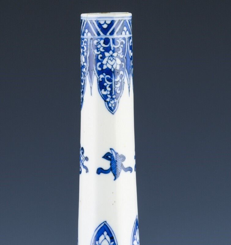 LARGE 17thc CHINESE BLUE & WHITE FIGURAL LANDSCAPE BOTTLE VASE KANGXI PERIOD