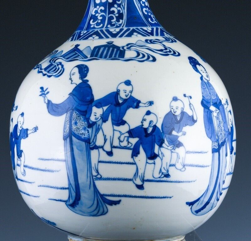 LARGE 17thc CHINESE BLUE & WHITE FIGURAL LANDSCAPE BOTTLE VASE KANGXI PERIOD