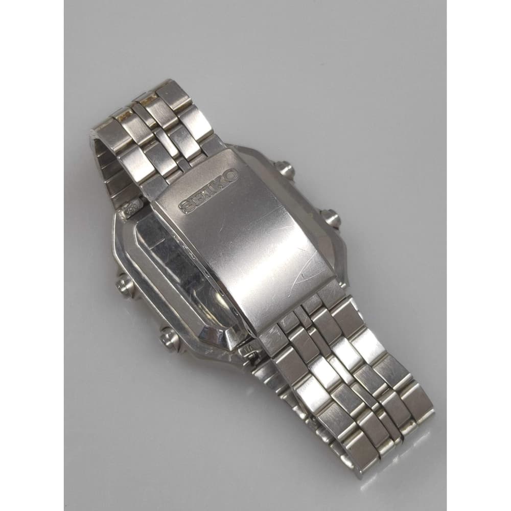 Authentic Very Rare SEIKO James Bond OCTOPUSSY Watch back of the watch