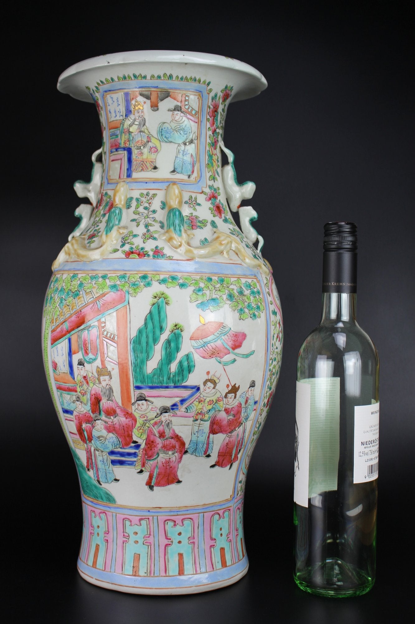 Chinese Antique Beautiful large Famille Rose baluster vase 19th Century