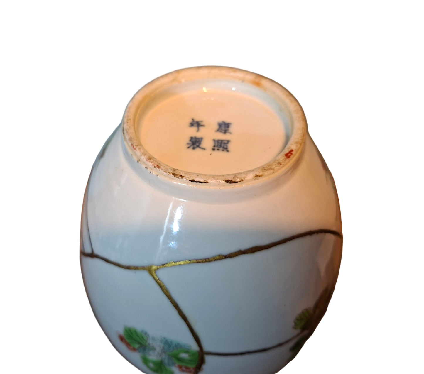 Late 19th Century vase decorated with phoenix  and flowers Pattern, Hand Painted