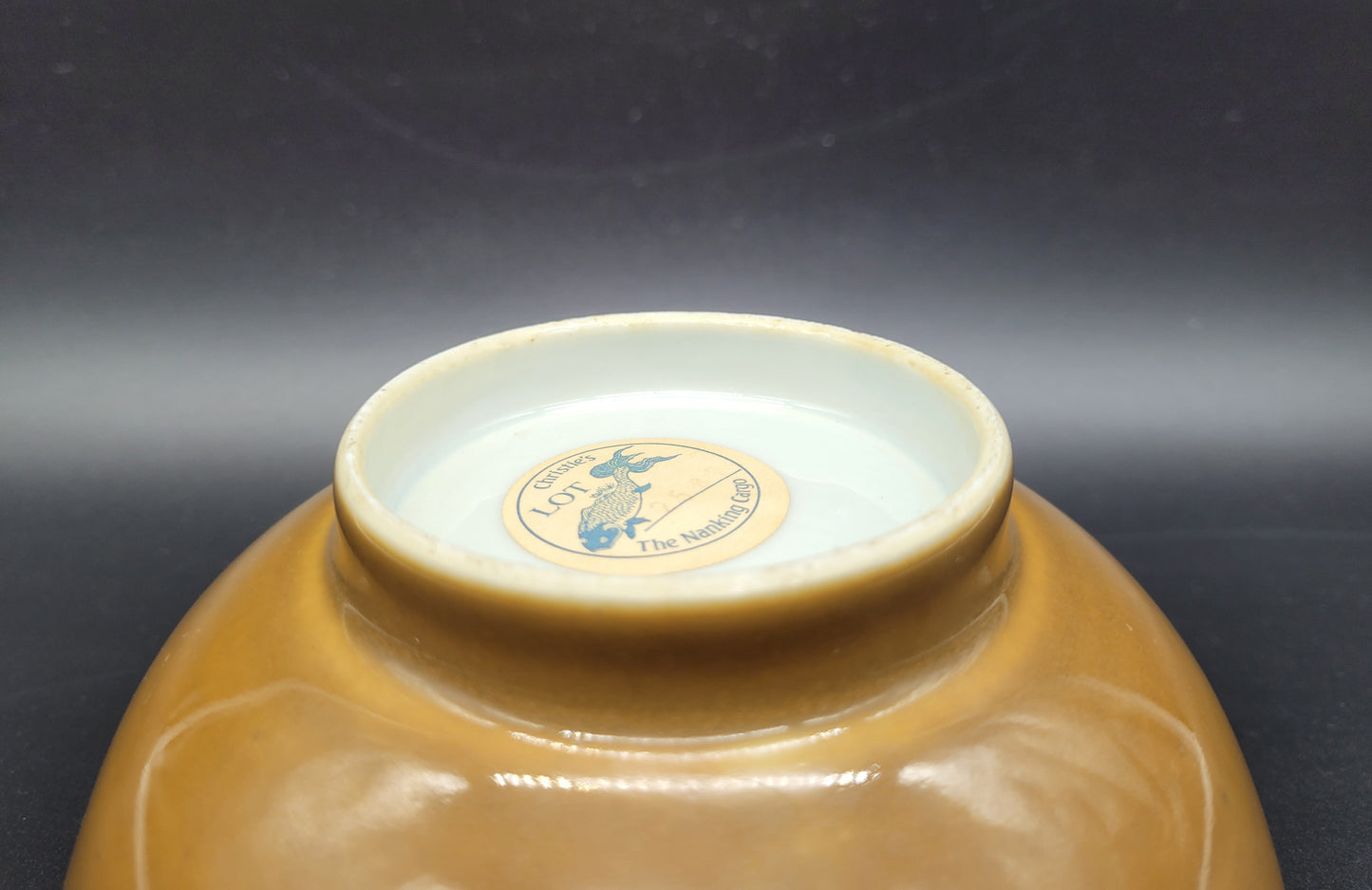An 18th century Chinese Nanking cargo blue and white  porcelain bowl