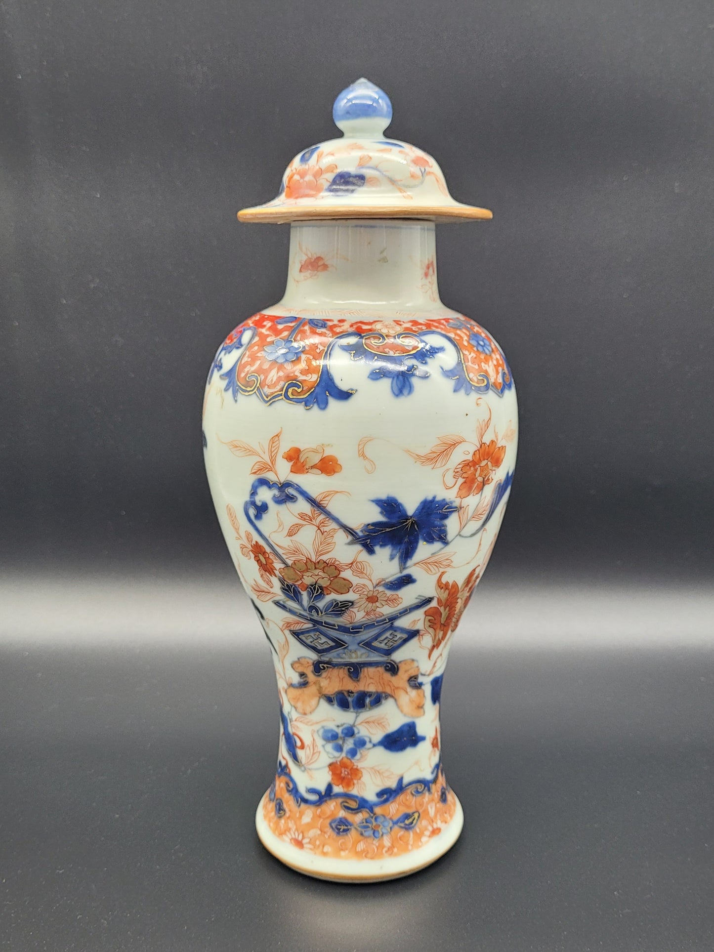 Kangxi Imari porcelain Vase