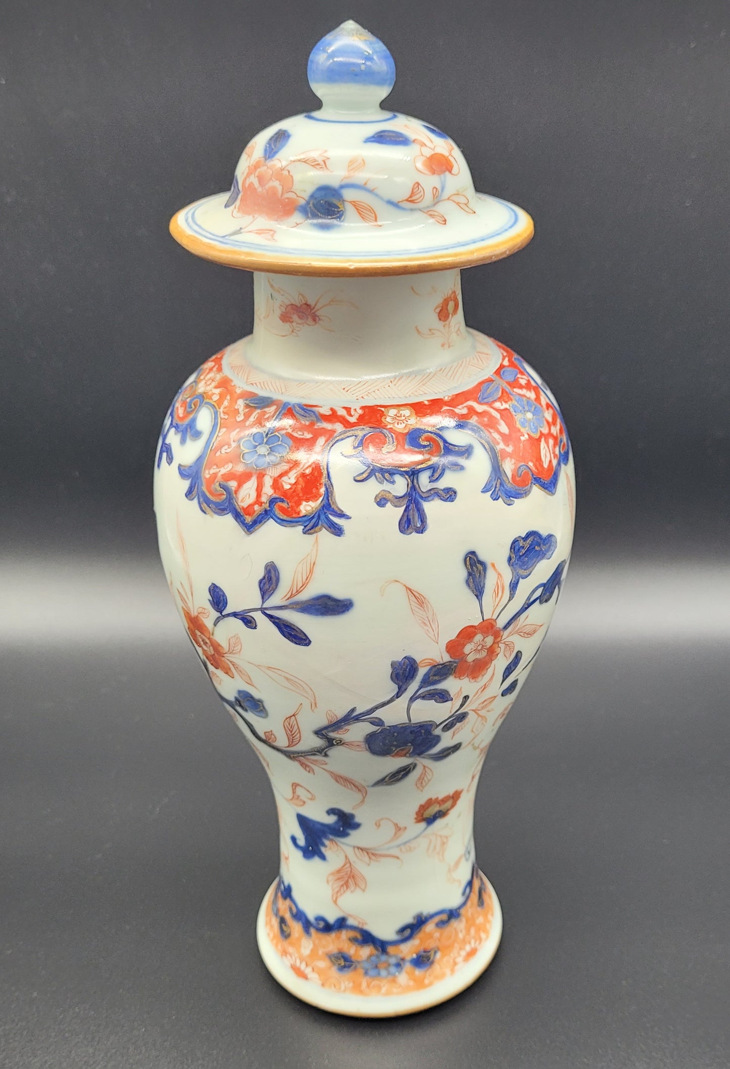 Chinese Kangxi Imari porcelain Vase