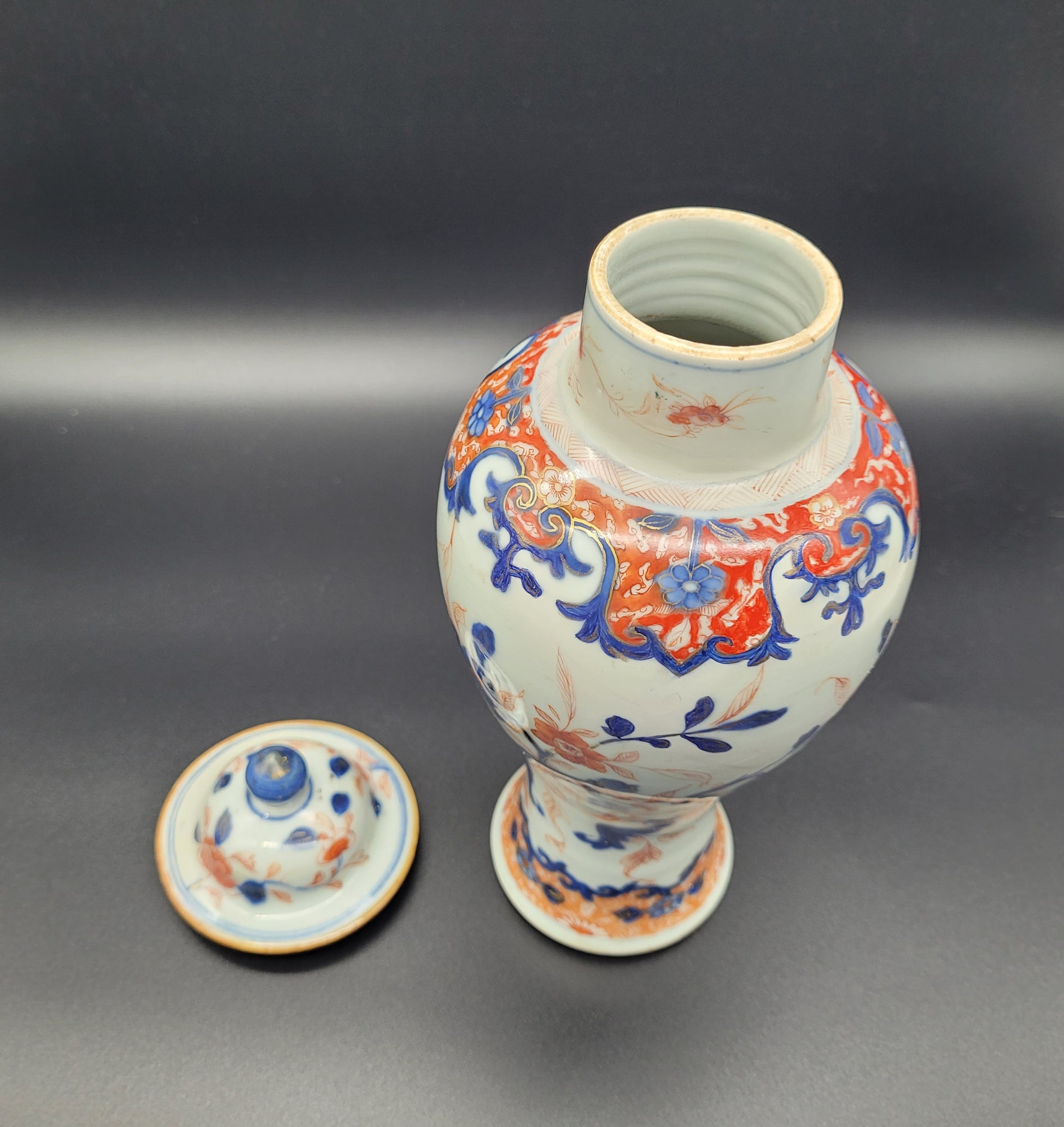 Antique Kangxi Imari porcelain Vase
