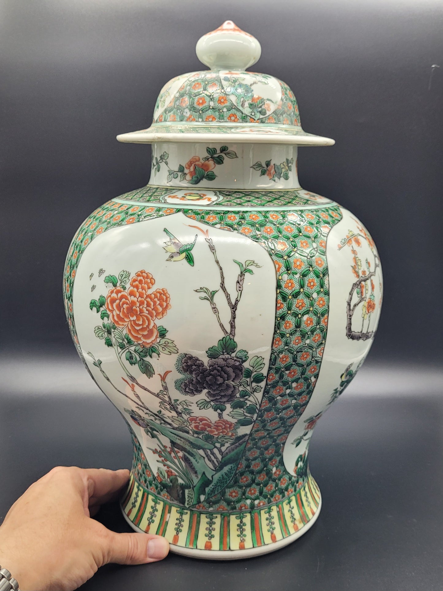 Beautiful LARGE Chinese Antique Baluster Vase Temple Jar 