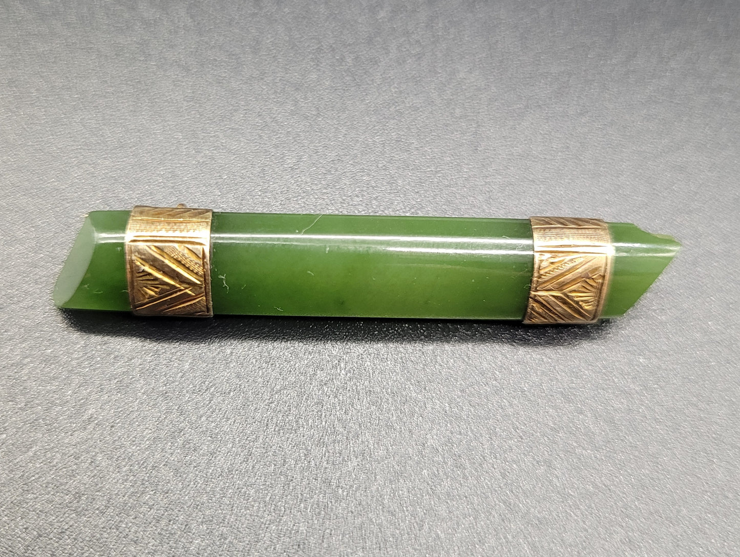 Chinese Spinach Jade and Gold Brooch