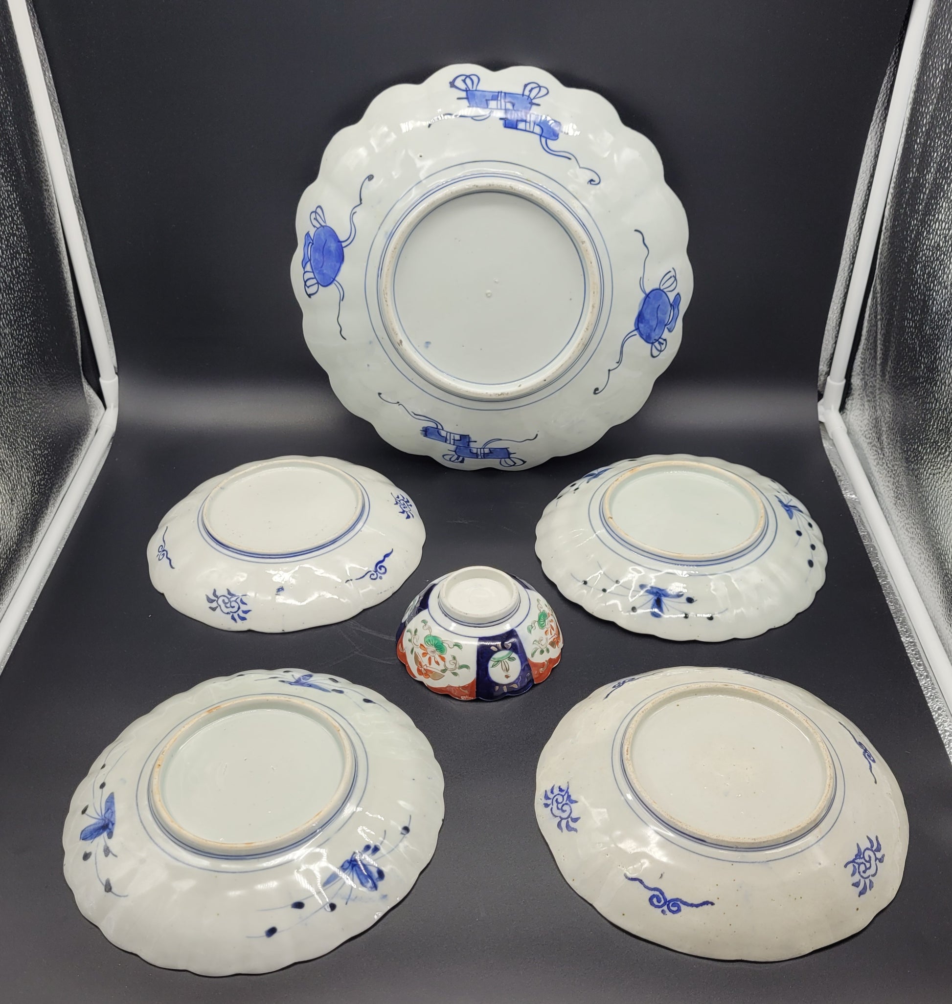Antique Japanese IMARI Porcelain Collection 6 peices 19th century back of plates 