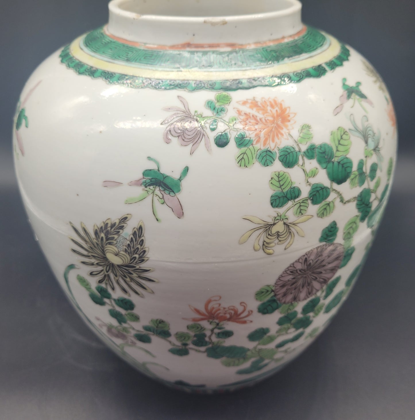 Beautiful LARGE Chinese Famille Vert Ginger Jar & Carved Wooden Stand  BUY ANTIQUES UK