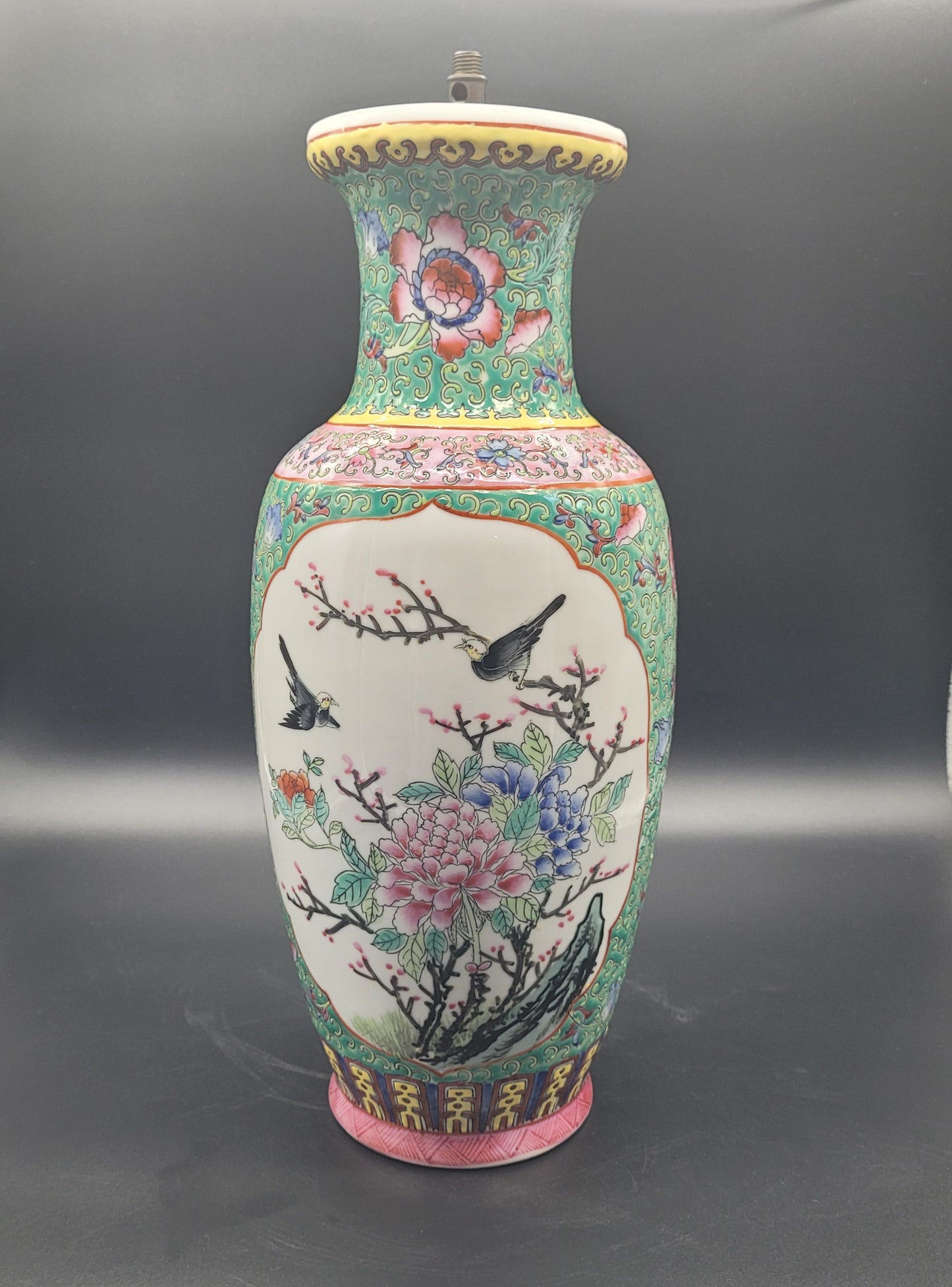 Antiques USA Chinese Qing Dynasty 19th Century Antique Vase SIGNED