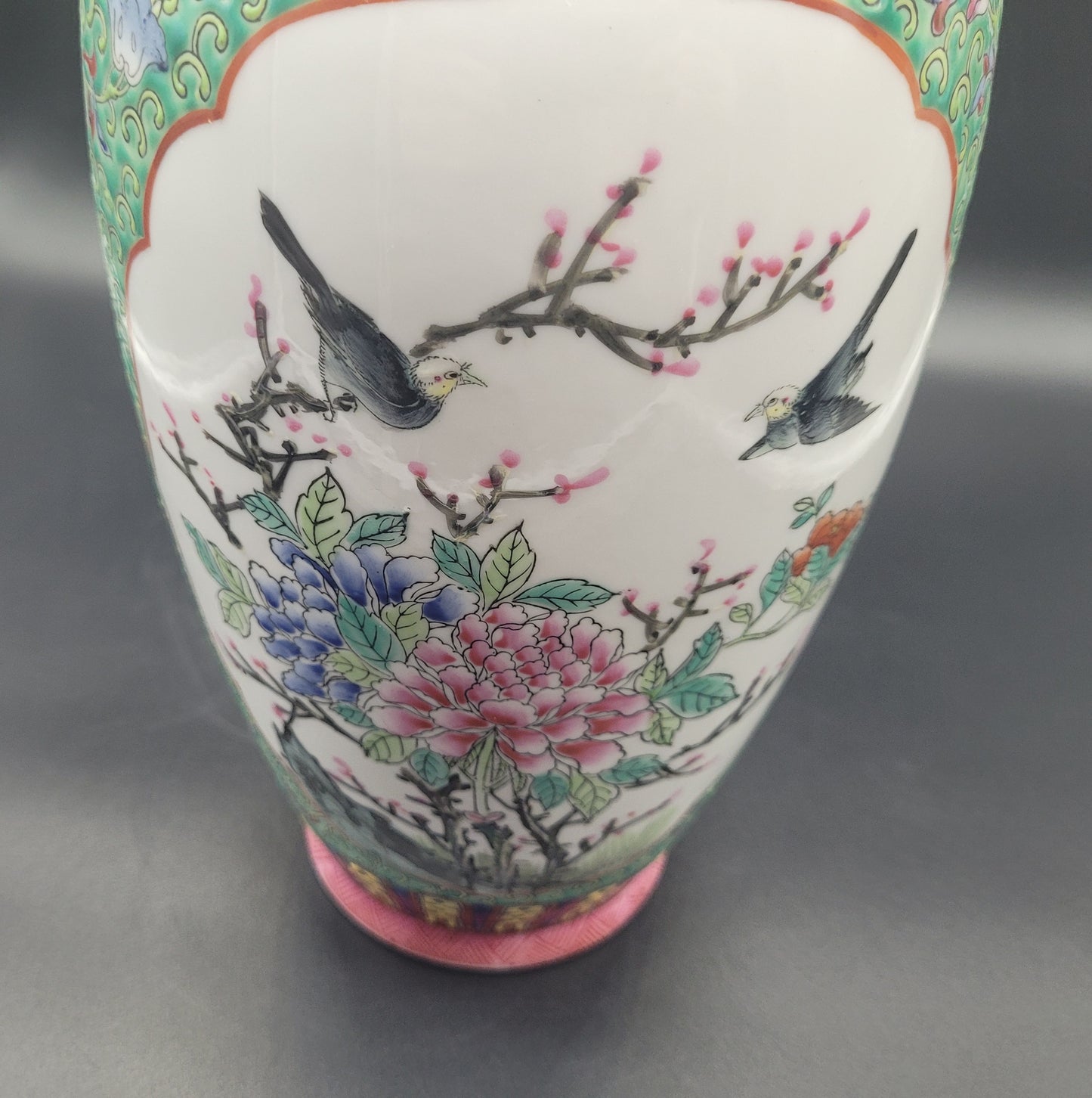 Antiques for sale online Chinese Qing Dynasty 19th Century Antique Vase SIGNED